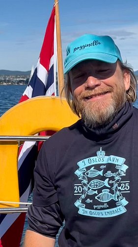 Sailing Oslo t-shirt by @_pogginella ⚓️ 
Created for a special occasion 
 
#tshirt #tshirtoftheday #sailling #norway2inspire ...