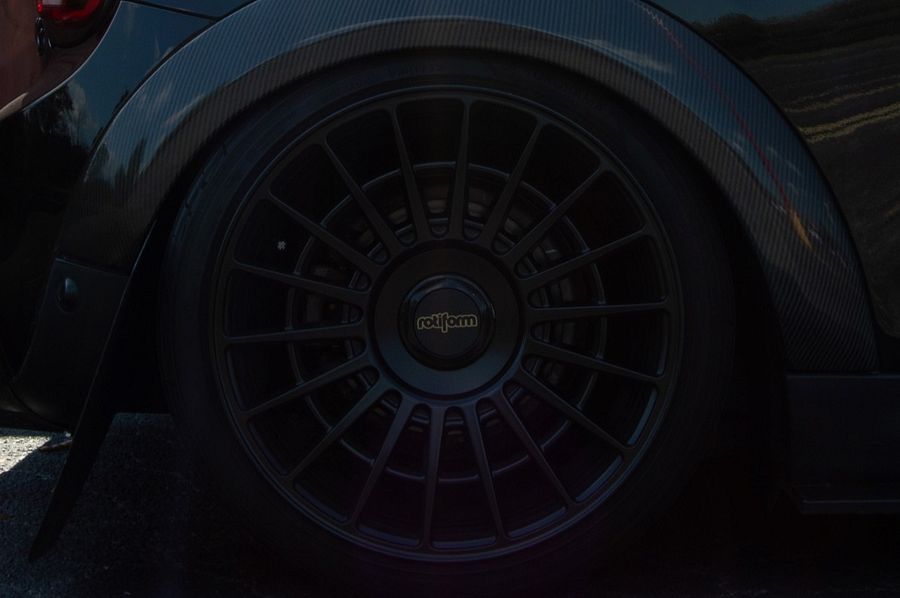 Rotiform Floating Center Caps product image (1)