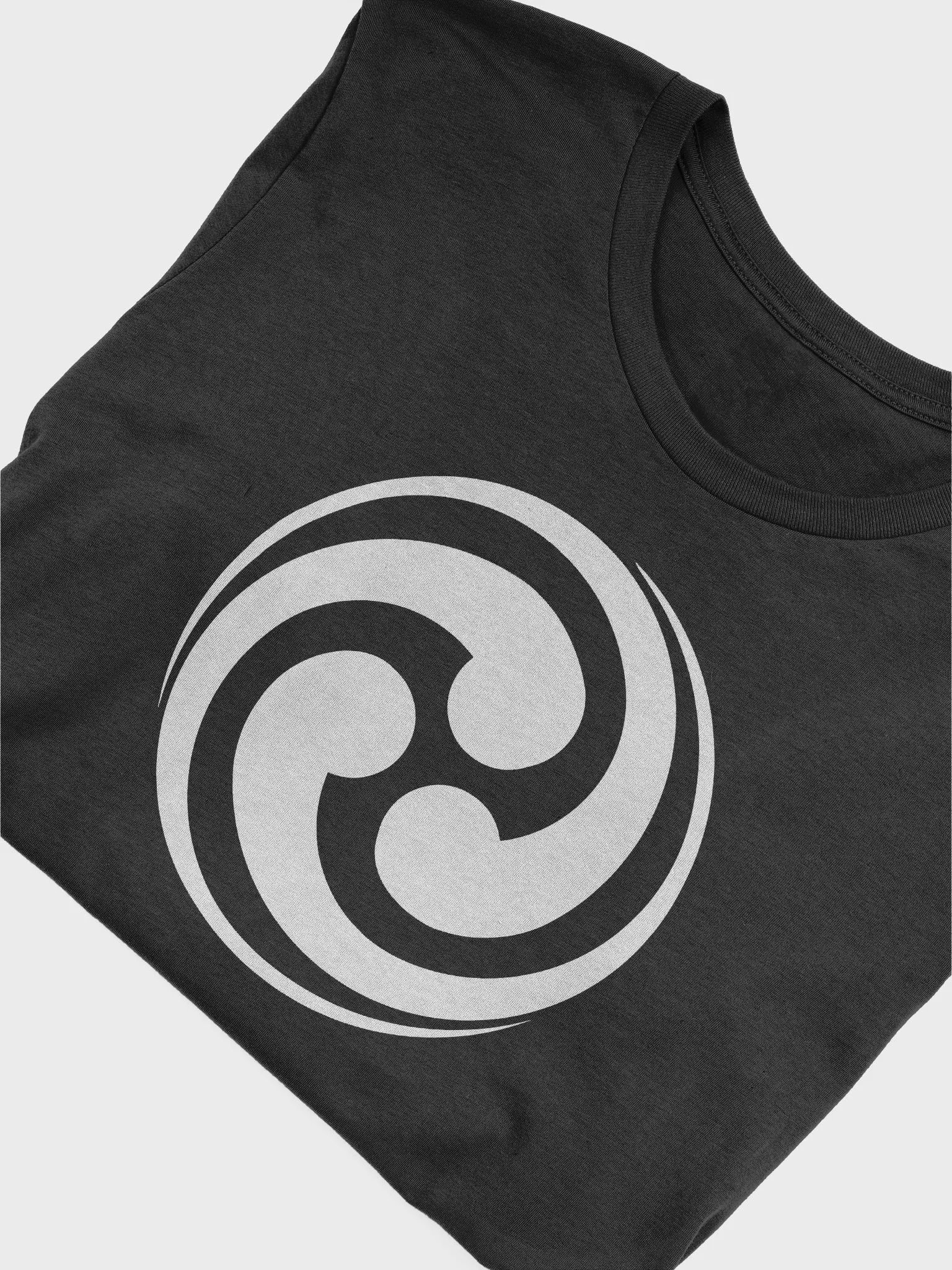 🏷️ Yuki Clan Mitsudomoe Crest T-Shirt – Divine Power & Martial Spirit product image (7)