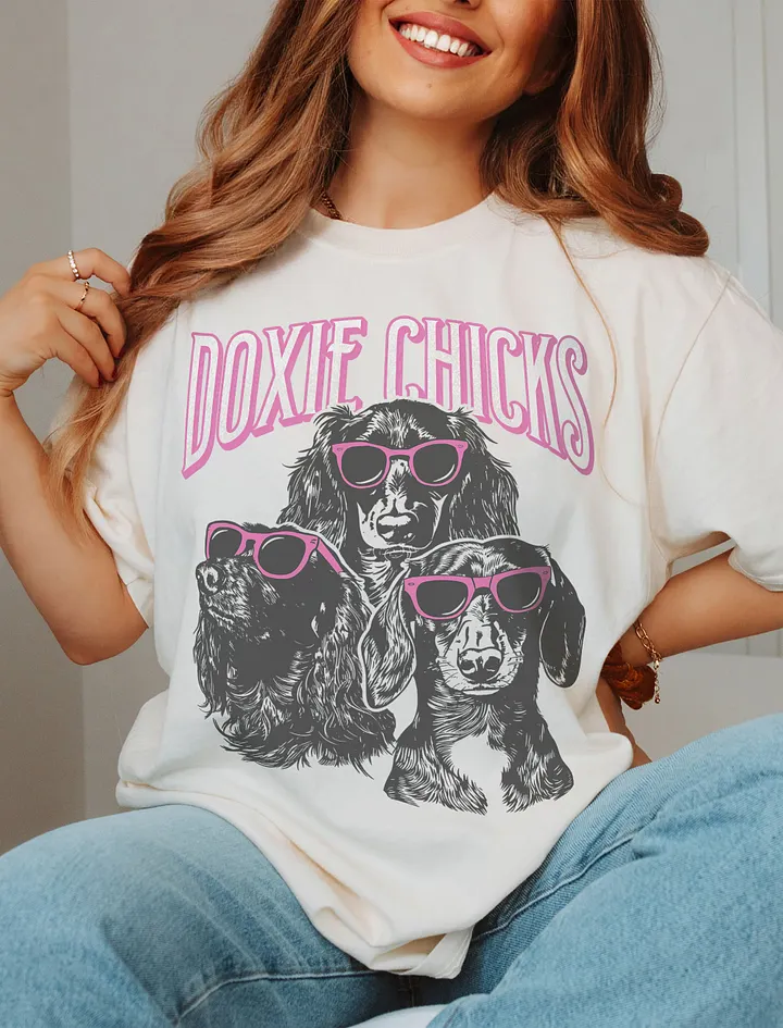Doxie Chicks T-Shirt of a Group of Dachshunds | Funny T-Shirt for Wiener and Doxie Paw-rents product image (11)