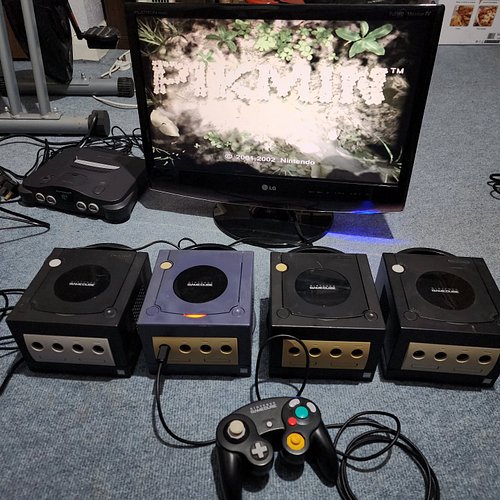 These GameCubes were £1 each, back when nobody cared. I guess it's like Nintendo Wii's right now. You can buy a Wii for £5 in...