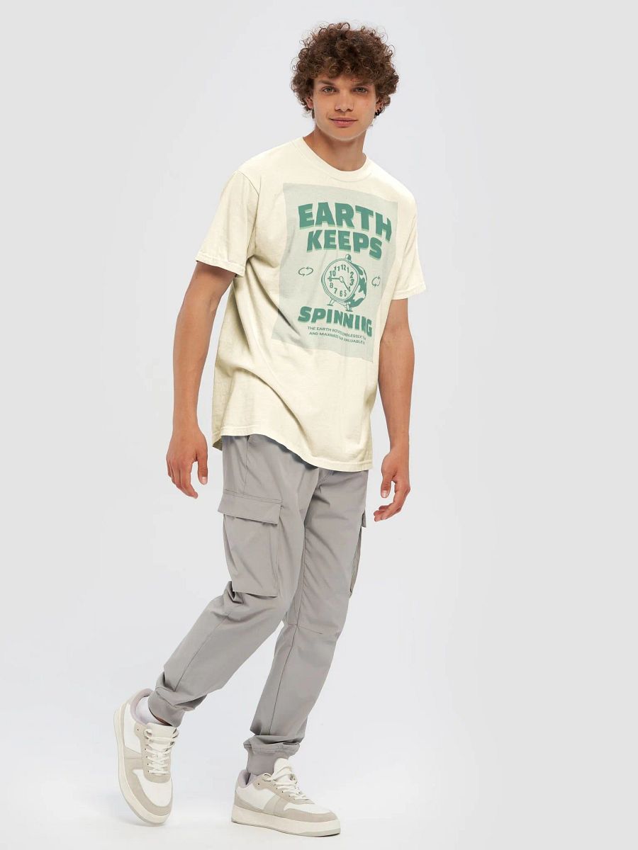Earth Keeps Spinning Tee product image (5)