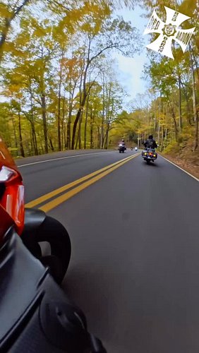 Crazy Pass on Tail Of The Dragon Ducati V4R 🐉🔥 #Ducati #tailofthedragon #motorcycle #sportbikes #motorbike #superbike #ducati...