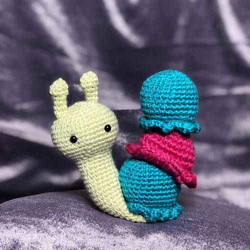 Ice cream snail cause I had the perfect yarn for it :D