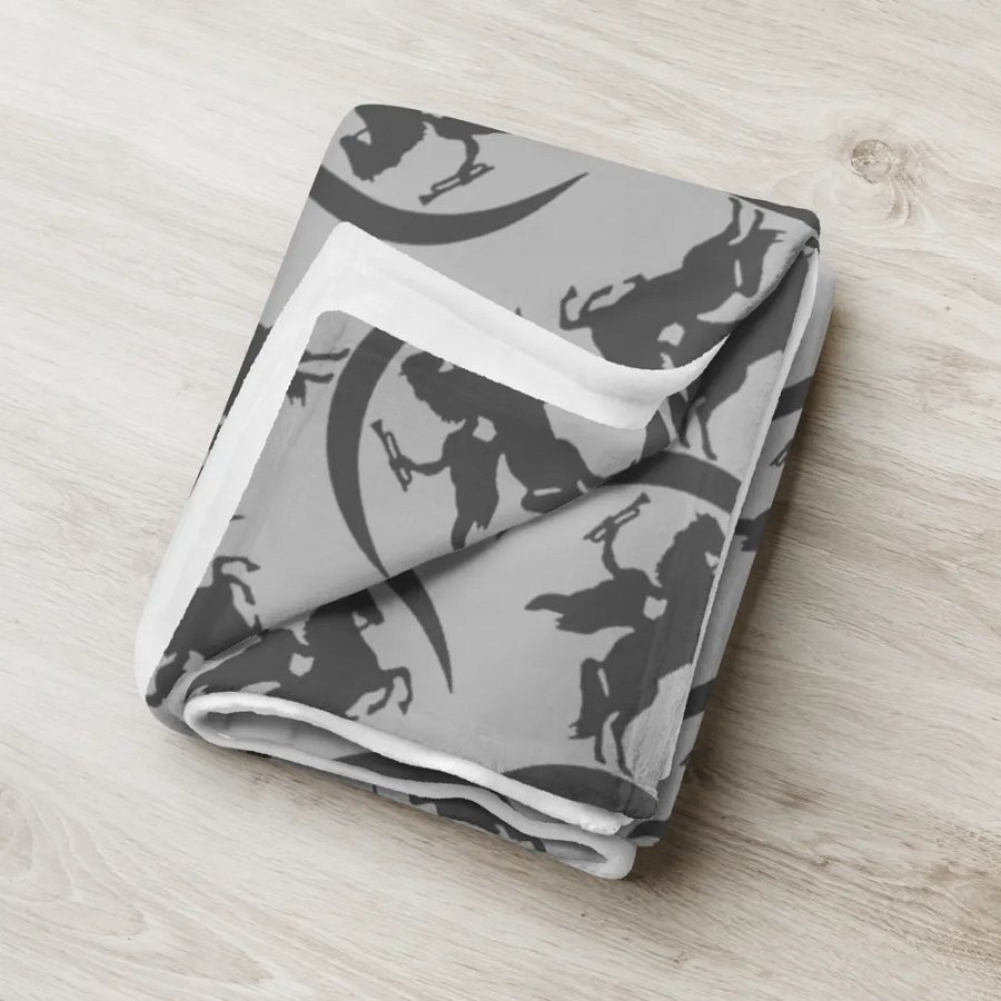 Rogues Hollow Throw Blanket product image (6)