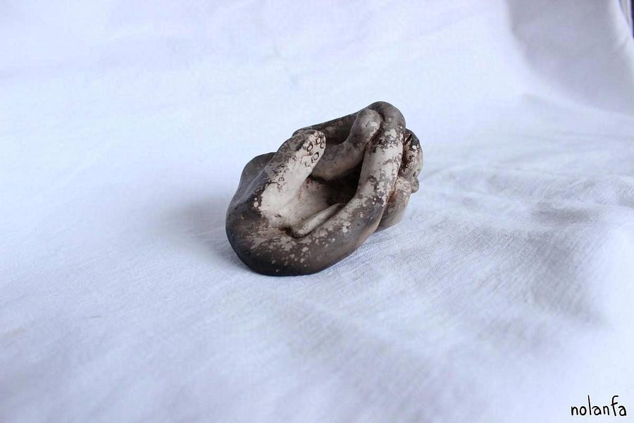Small Clay Leopard: biting tail product image (3)