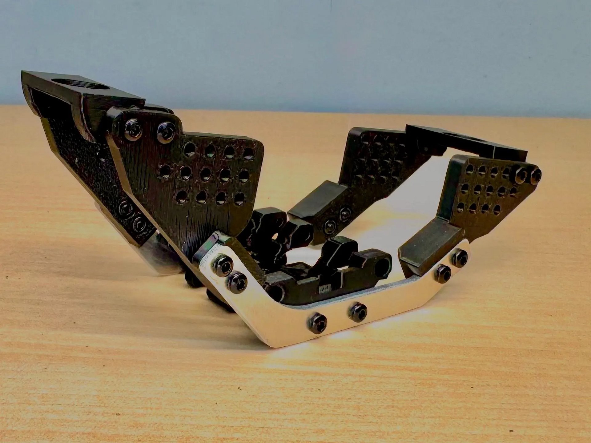 Lynx Chassis for the Redcat A18 product image (6)