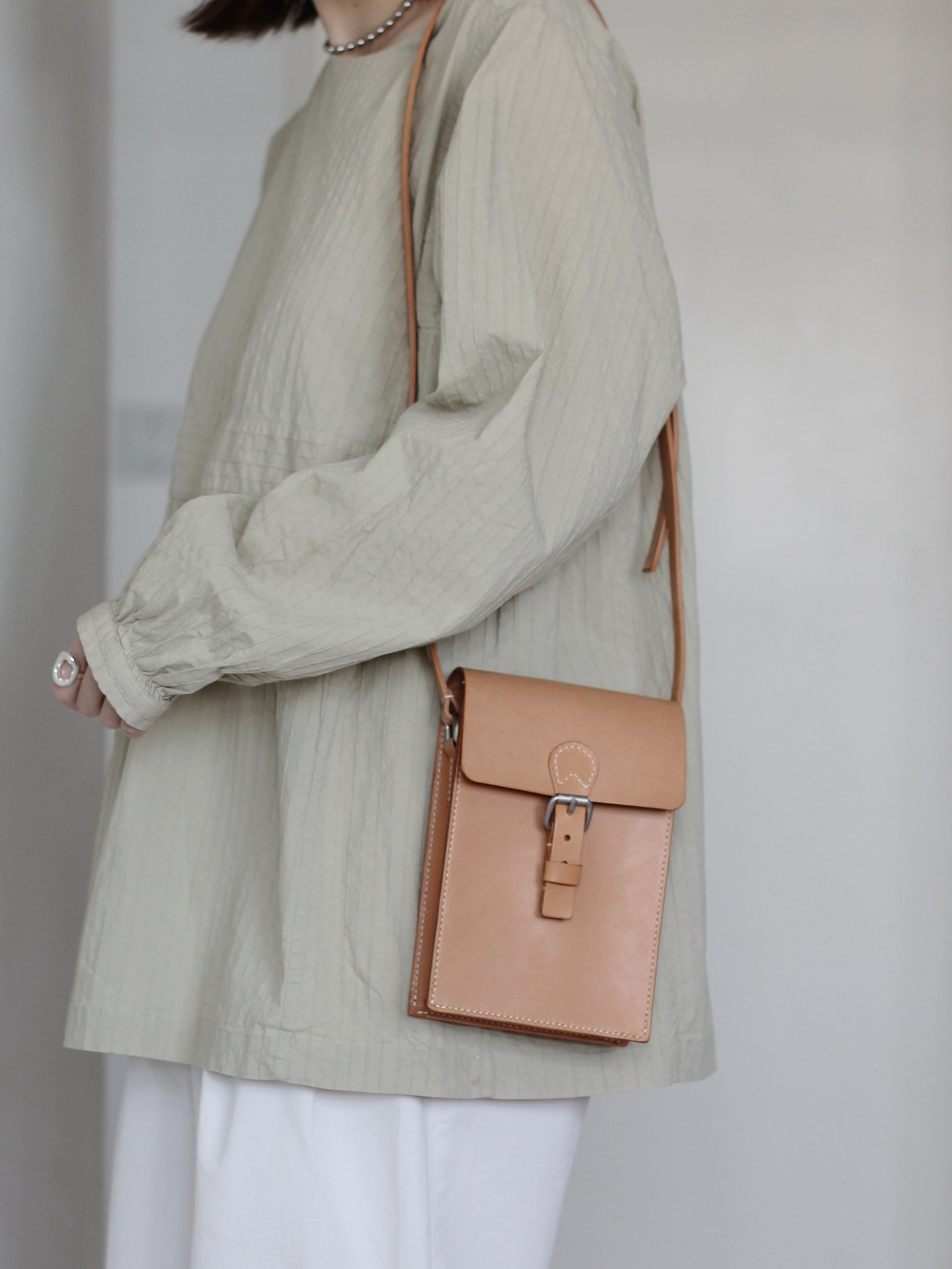 Vegetable Tanned Leather Classic Satchel – Honey product image (4)