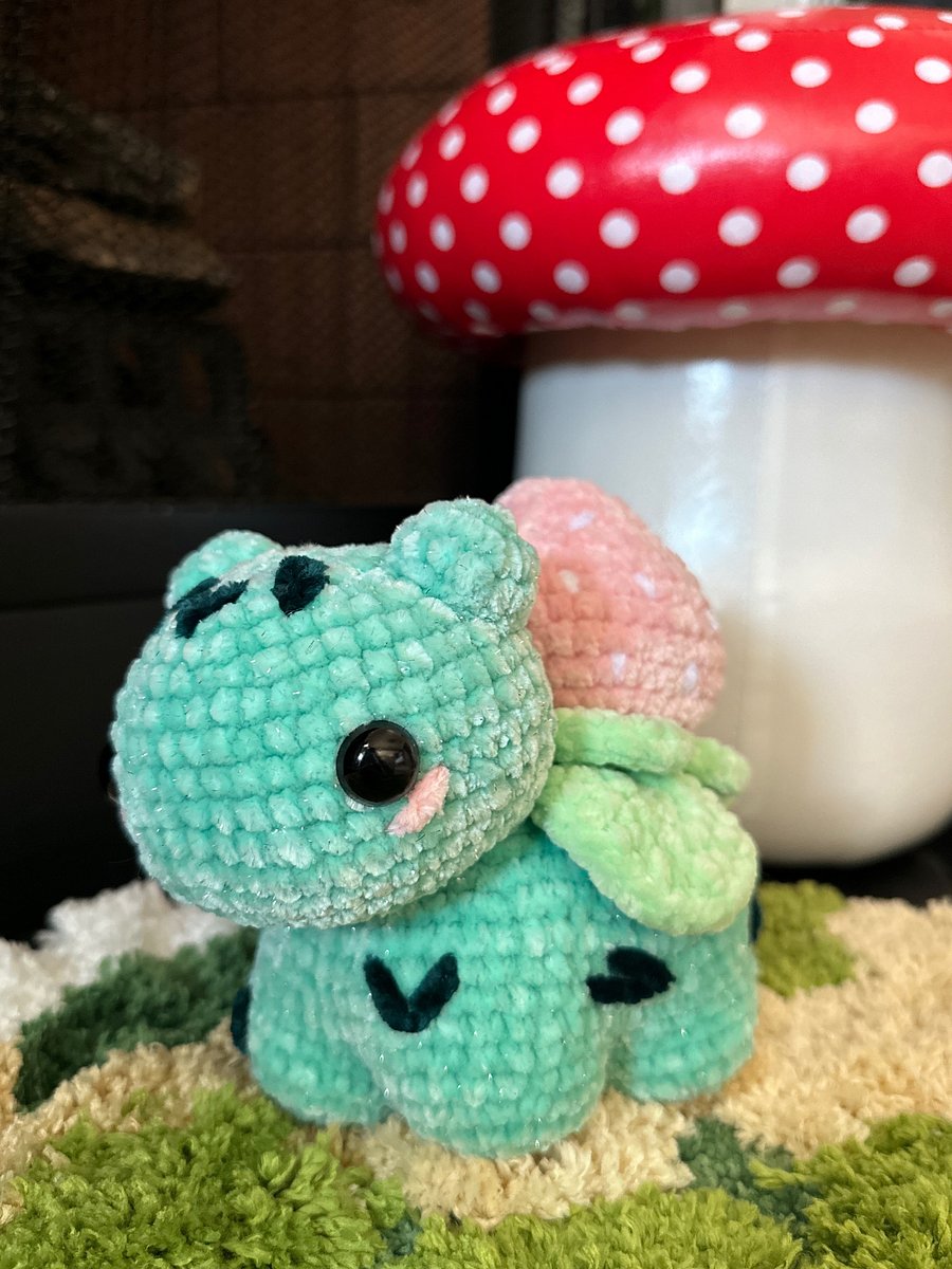 Strawberry Bulbasaur product image (4)