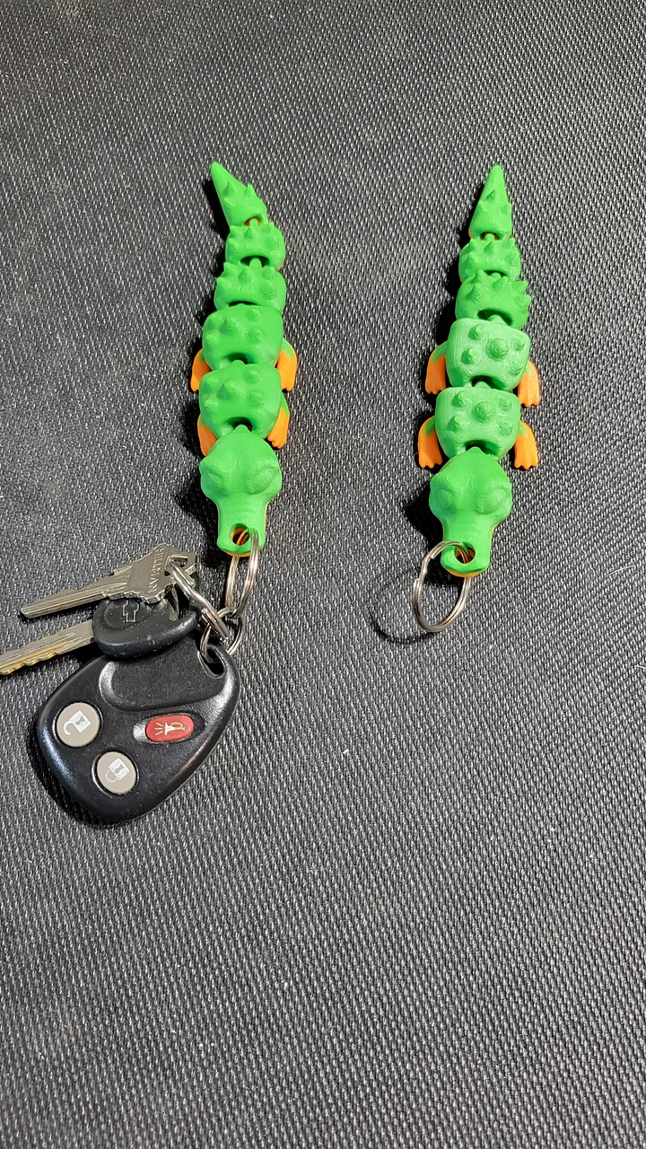 Articulated Gator Keychain product image (2)