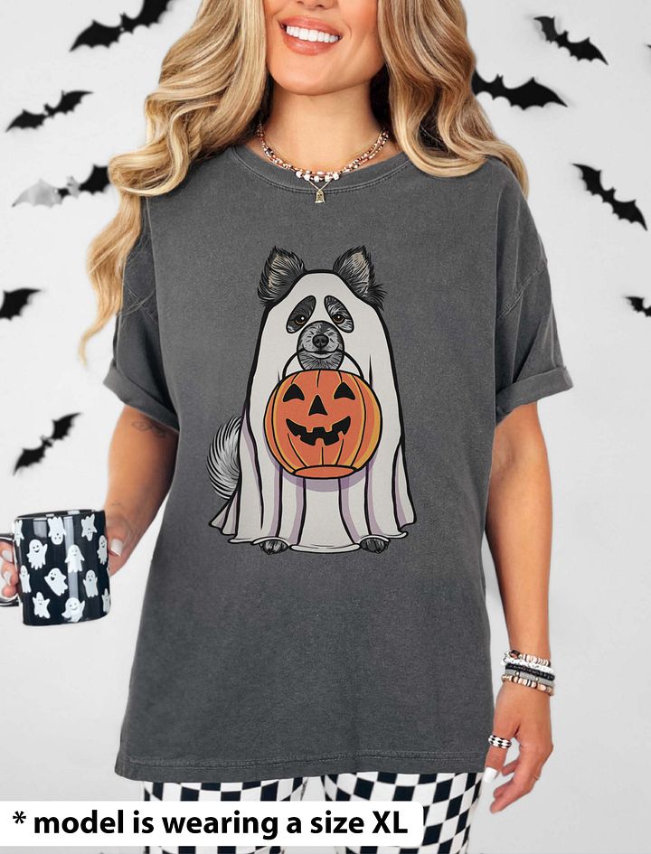 Funny Halloween Pomeranian(Blue Merle) T-Shirt | Funny Pomeranian Wearing a Ghost Costume and Holding a Pumpkin Basket product image (14)